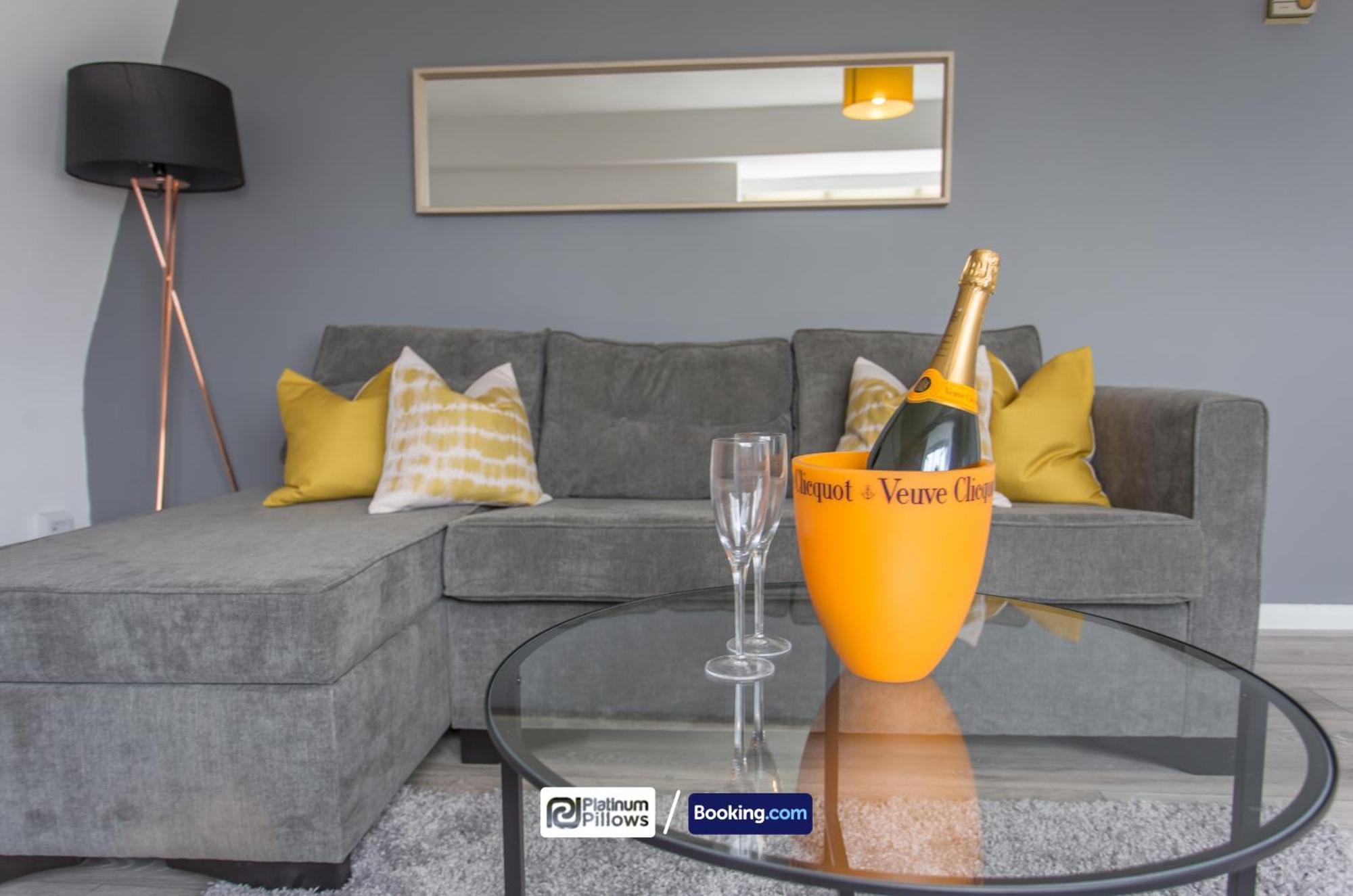 Oxford Apt Near Jr Hospital & Universities, Great Weekly & Long Stay Offers Экстерьер фото