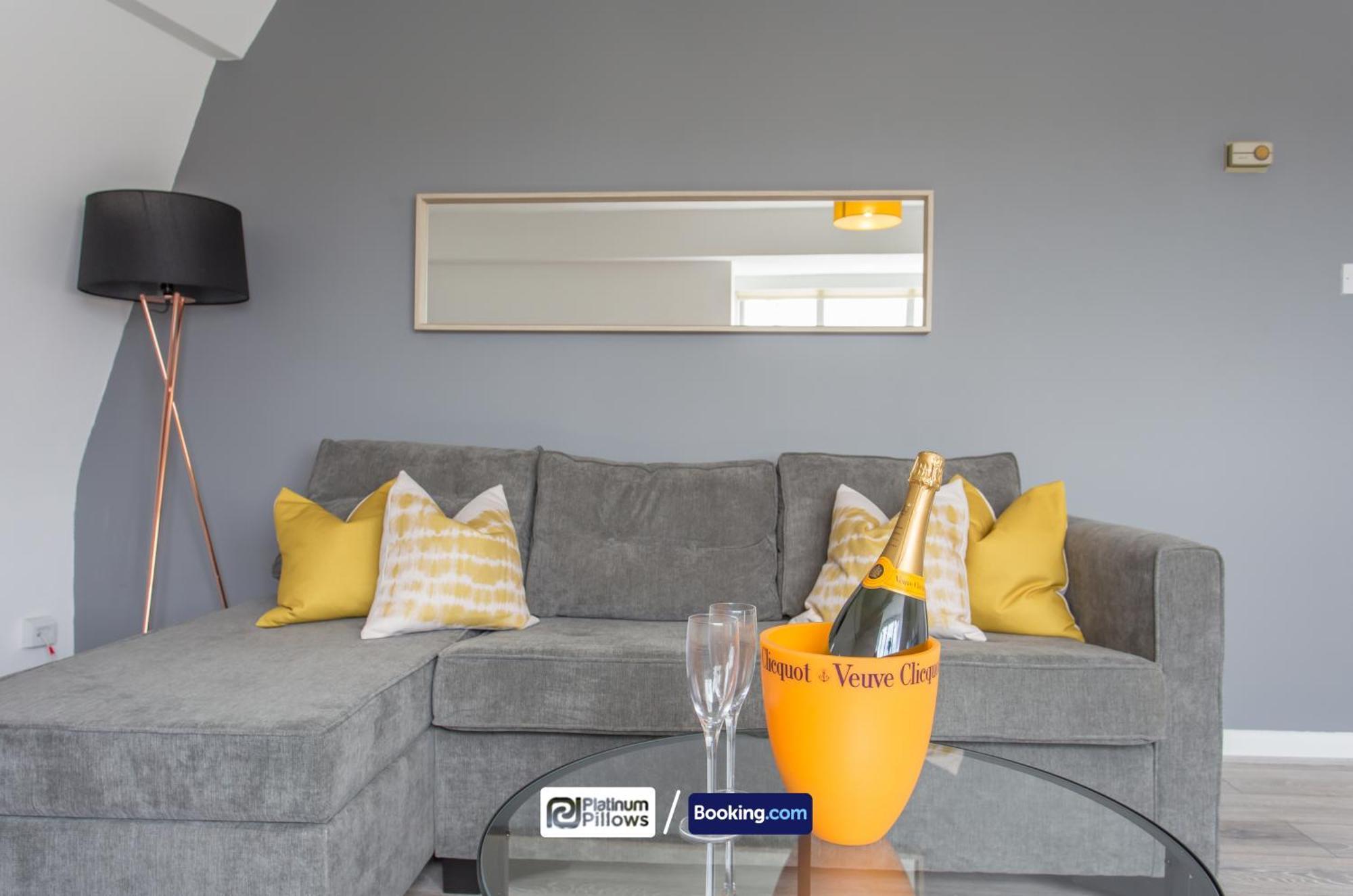 Oxford Apt Near Jr Hospital & Universities, Great Weekly & Long Stay Offers Экстерьер фото